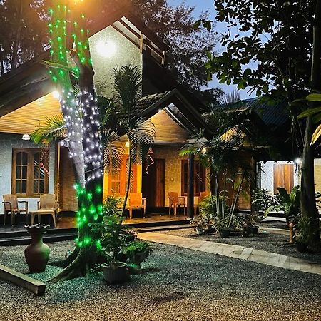 New Roy Guest House 칼쿠다 외부 사진