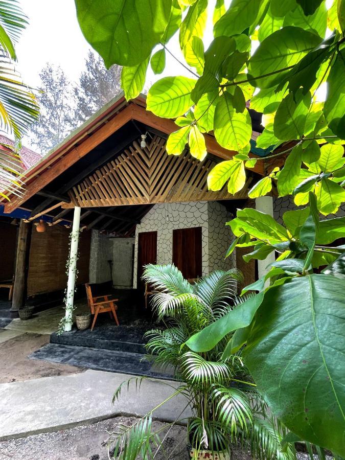 New Roy Guest House 칼쿠다 외부 사진